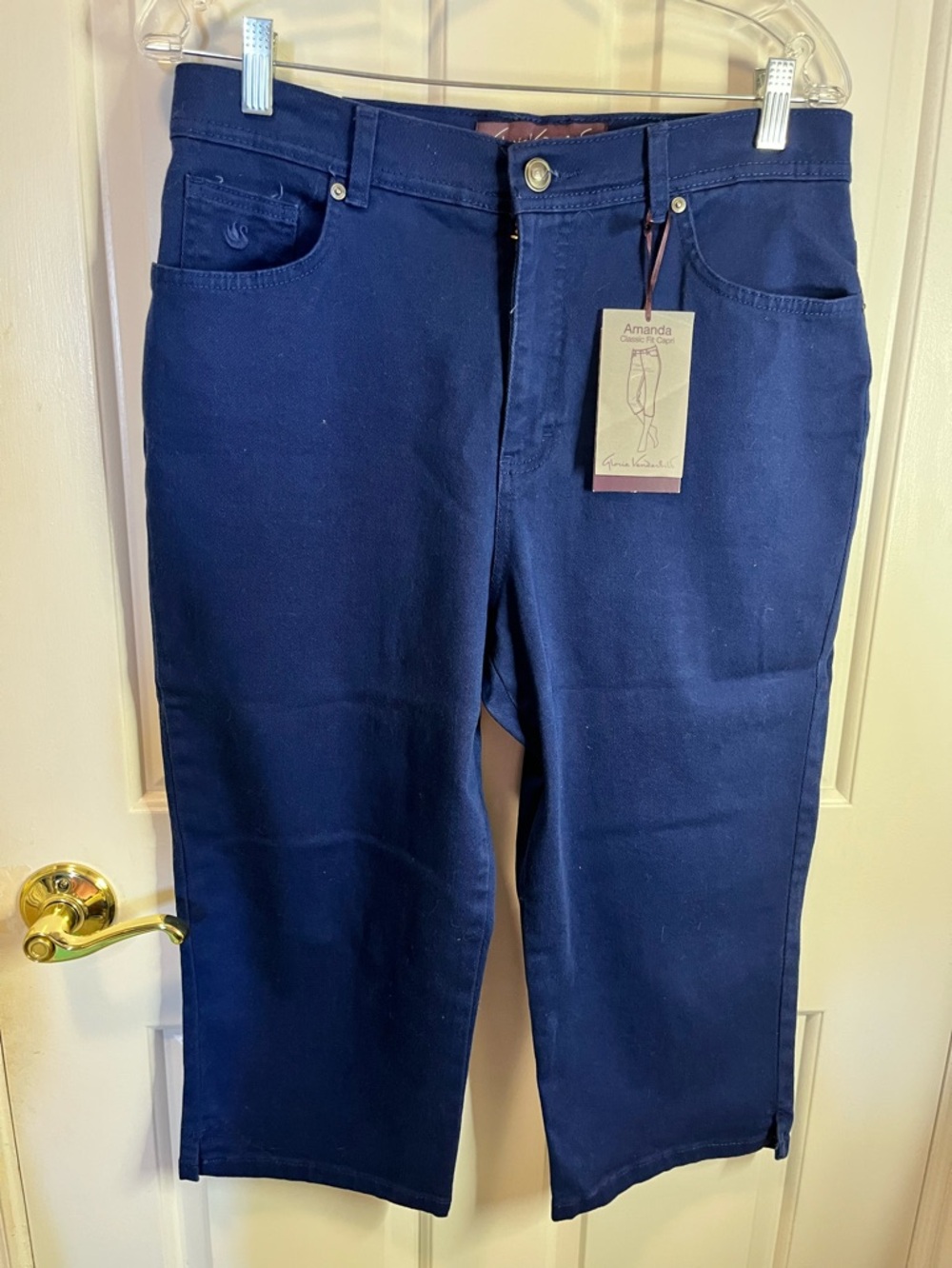 NWT Gloria Vanderbilt Navy Blue Amanda Capri